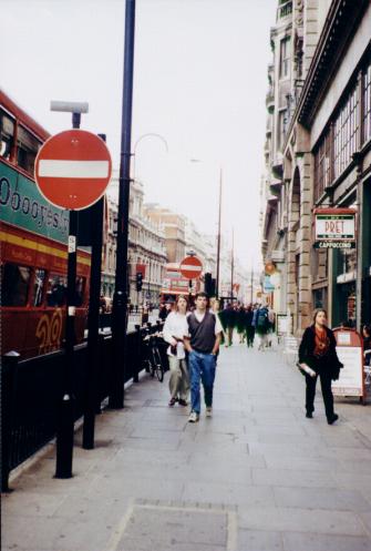 Picadilly1.JPG (29642 bytes)